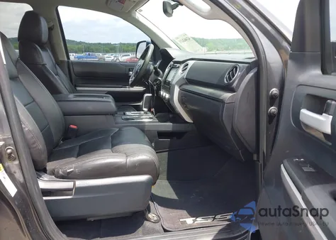 2016 Toyota Tundra Sr5 5.7L V8 z USA, uszkodzony, nr VIN 5TFDW5F13GX499195